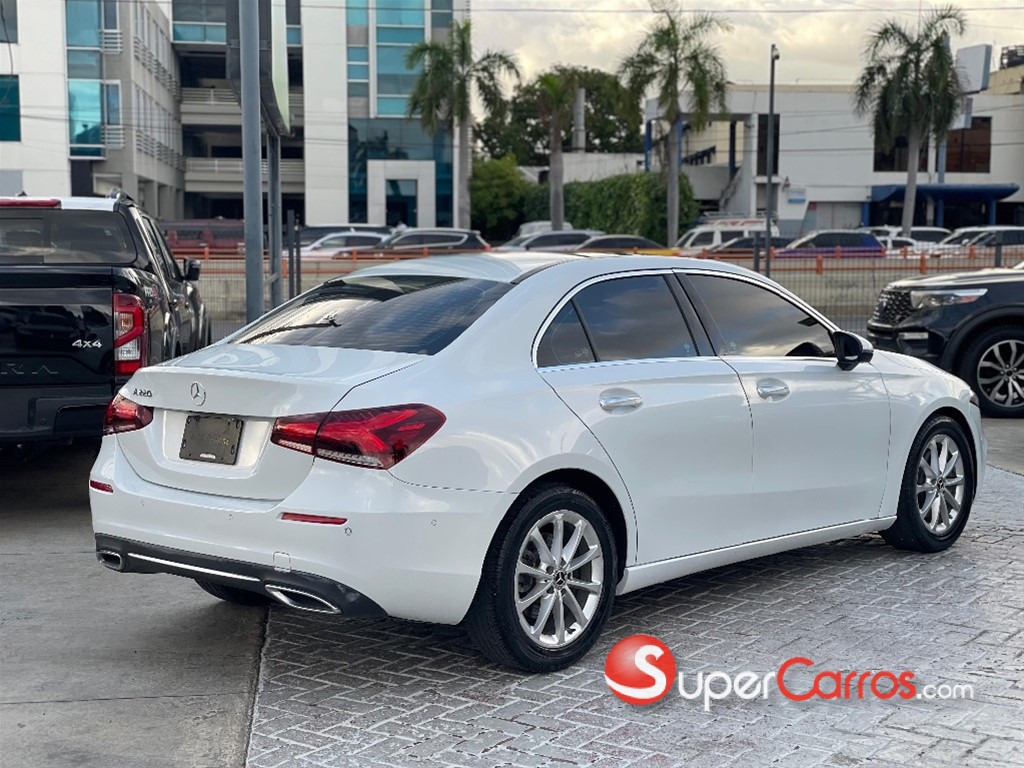 2020 Mercedes-Benz 220 — foto 4 / 10
