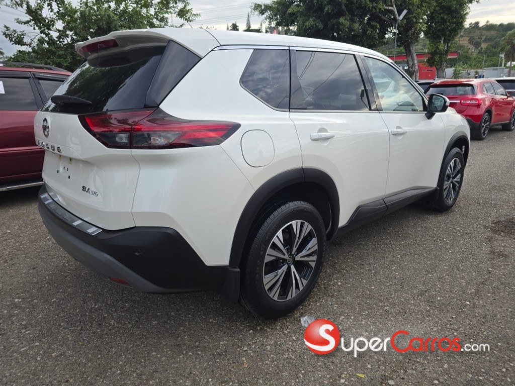 2021 Nissan Rogue SV — foto 2 / 11