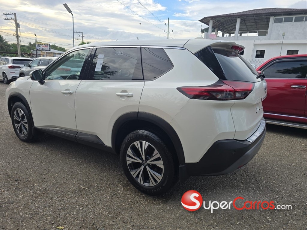 2021 Nissan Rogue SV — foto 5 / 11