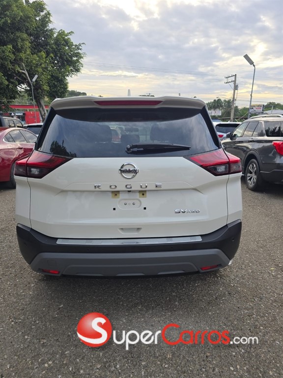 2021 Nissan Rogue SV — foto 6 / 11