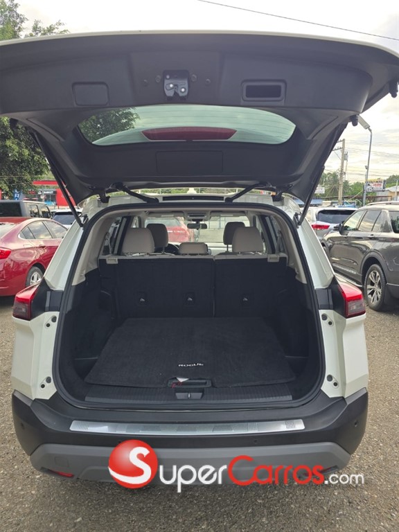 2021 Nissan Rogue SV — foto 7 / 11