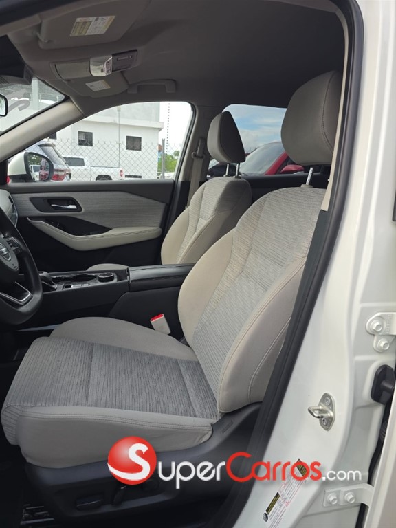 2021 Nissan Rogue SV — foto 9 / 11