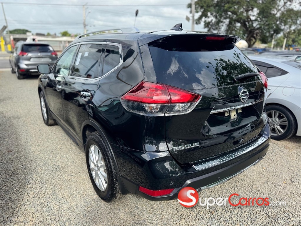 2020 Nissan Rogue SV — foto 6 / 11