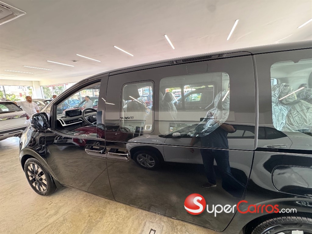 2026 Hyundai Staria — foto 9 / 12