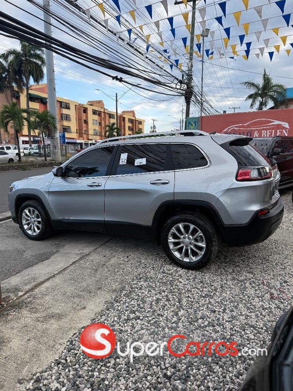 2019 Jeep Cherokee Latitude Plus — foto 4 / 10
