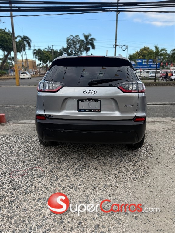 2019 Jeep Cherokee Latitude Plus — foto 5 / 10