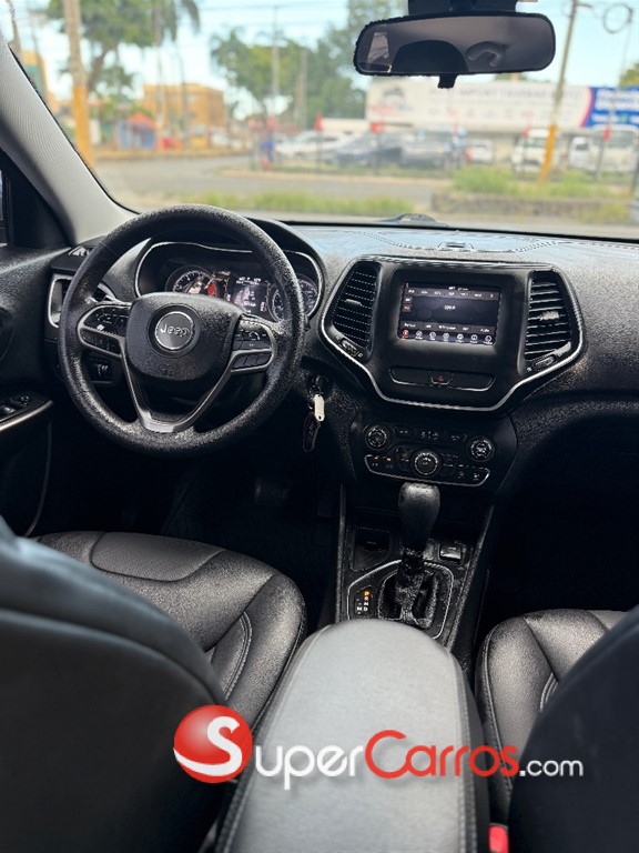 2019 Jeep Cherokee Latitude Plus — foto 9 / 10