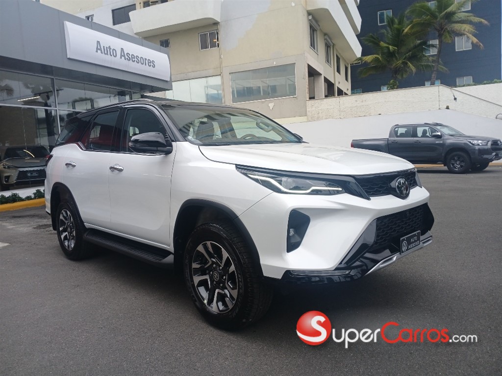 2025 Toyota Fortuner SRV TSS