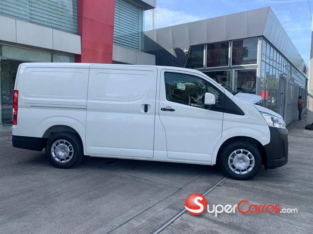 2025 Toyota Hiace — foto 9 / 12