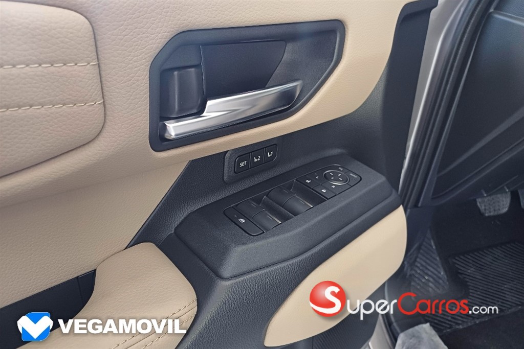 2025 Toyota Land Cruiser Prado Luxury 01 — foto 9 / 12