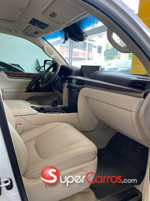 2017 Lexus LX 570 — foto 4 / 10