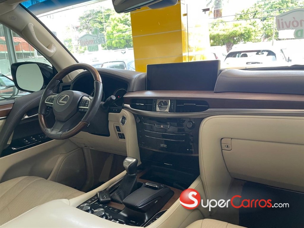 2017 Lexus LX 570 — foto 7 / 10