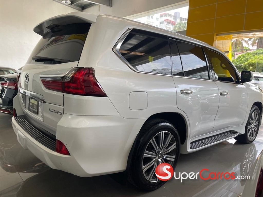 2017 Lexus LX 570 — foto 10 / 10