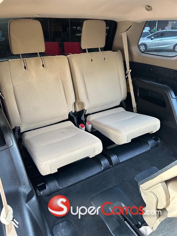 2023 Toyota 4 Runner — foto 8 / 12