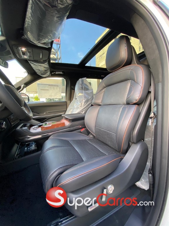 2025 Lincoln Navigator Black Label — foto 7 / 10