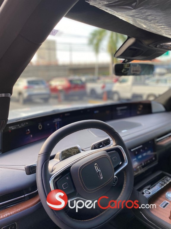 2025 Lincoln Navigator Black Label — foto 8 / 10
