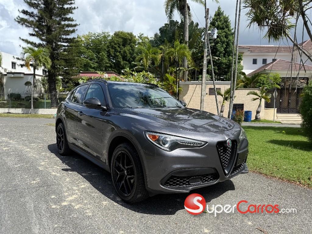 2019 Alfa Romeo Stelvio — foto 2 / 10