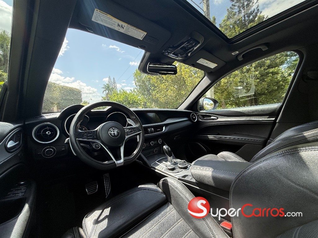 2019 Alfa Romeo Stelvio — foto 7 / 10