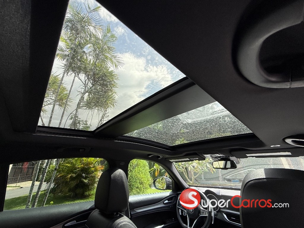 2019 Alfa Romeo Stelvio — foto 10 / 10