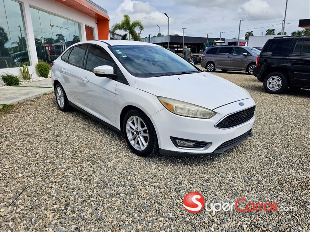 2016 Ford Focus — foto 3 / 11
