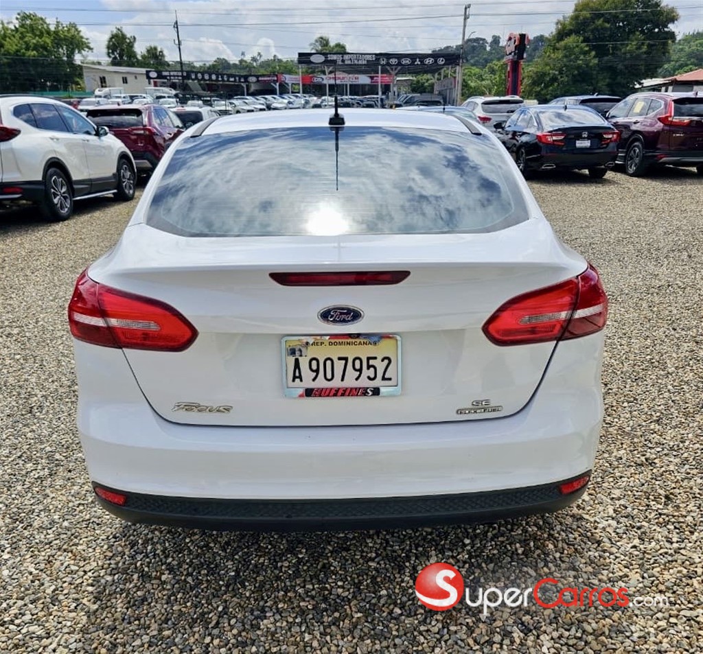 2016 Ford Focus — foto 4 / 11