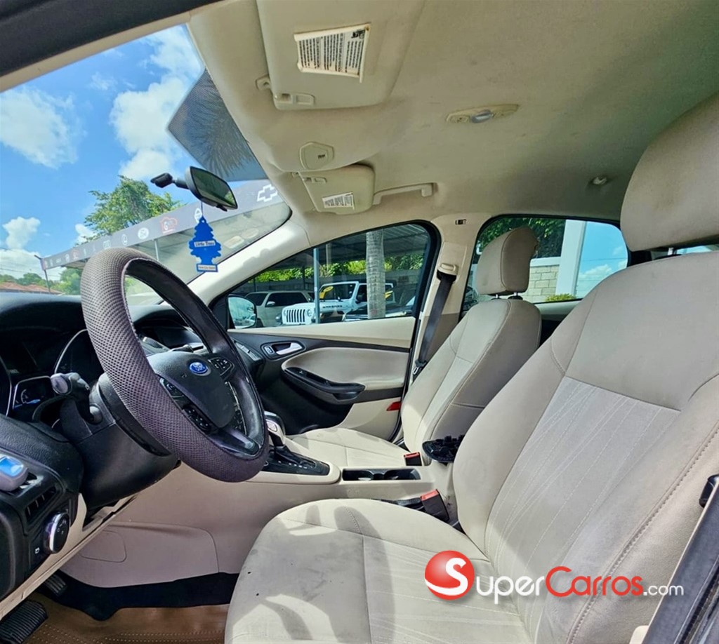 2016 Ford Focus — foto 11 / 11