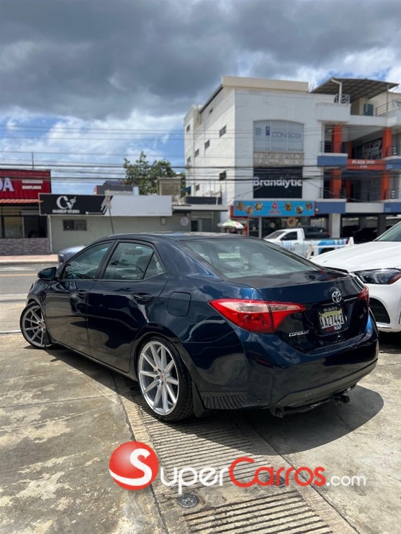 2017 Toyota Corolla LE — foto 4 / 8