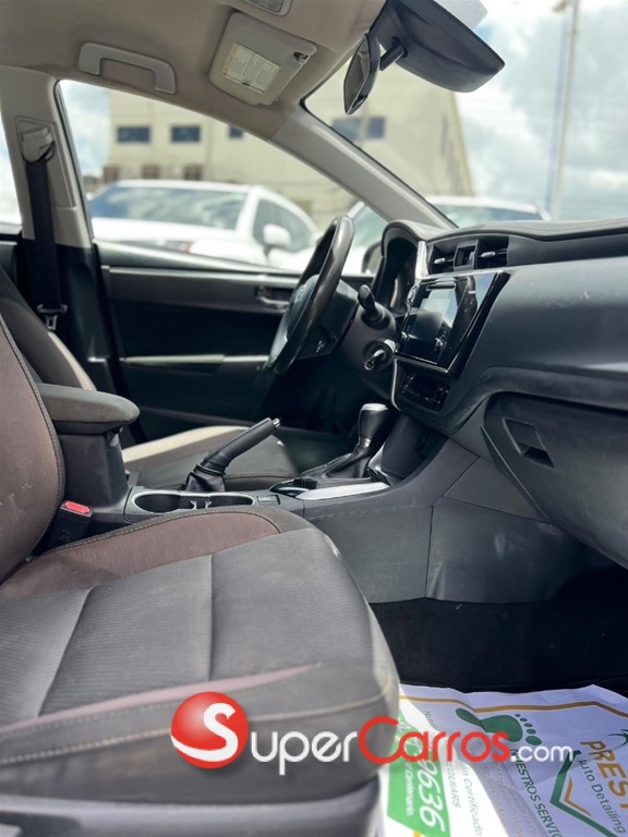 2017 Toyota Corolla LE — foto 7 / 8