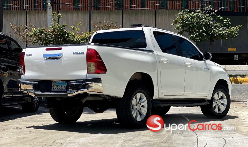 2018 Toyota Hilux — foto 2 / 9