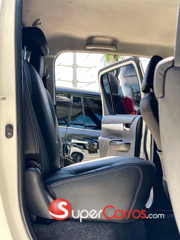 2018 Toyota Hilux — foto 4 / 9