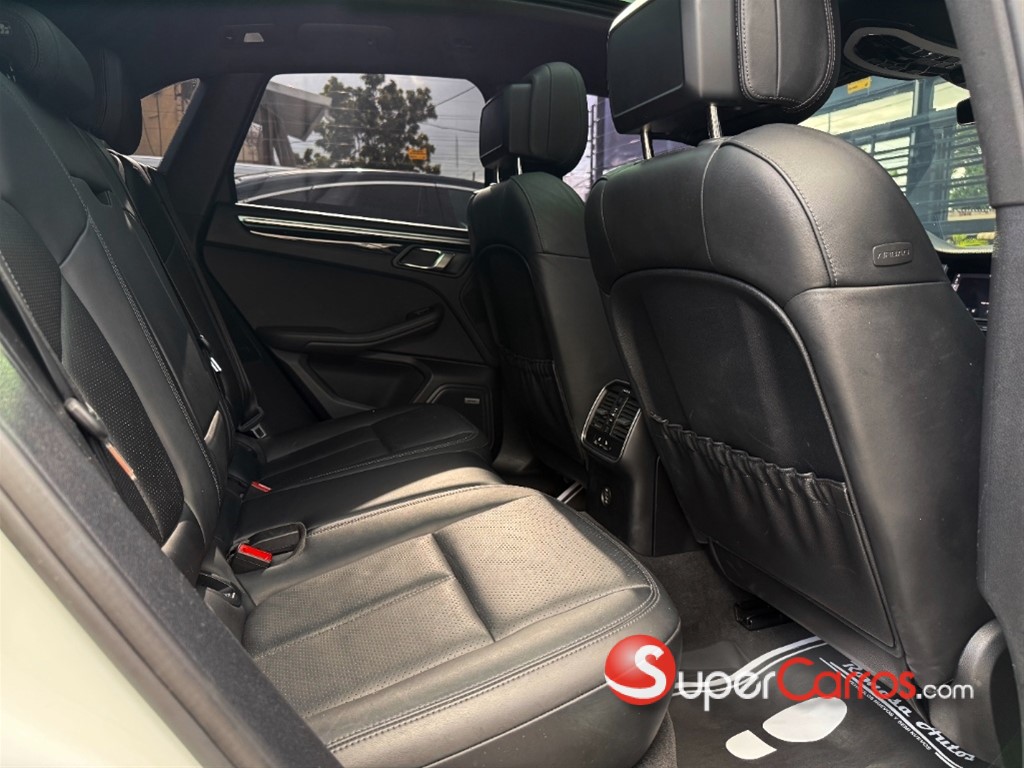 2019 Porsche Macan S — foto 10 / 12