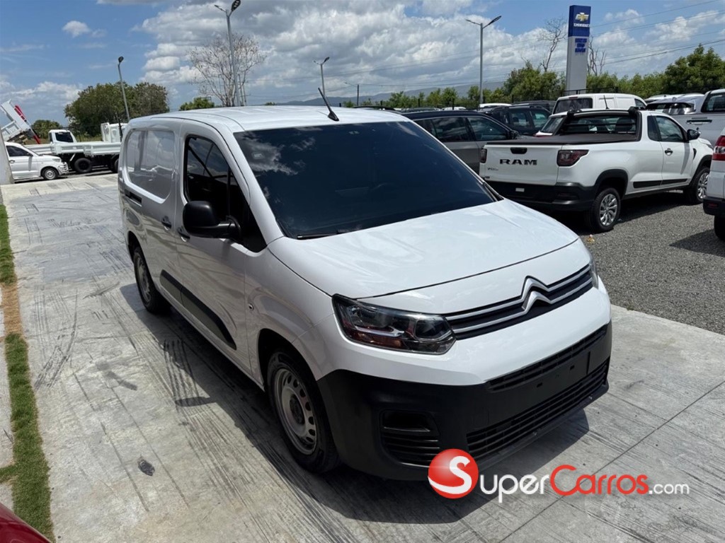 2022 Citroen Berlingo Carga — foto 2 / 8