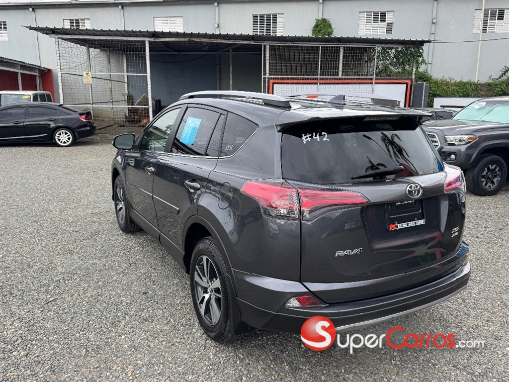 2018 Toyota RAV4 XLE — foto 5 / 11