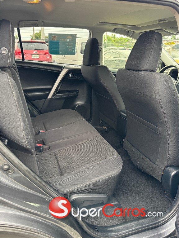 2018 Toyota RAV4 XLE — foto 8 / 11