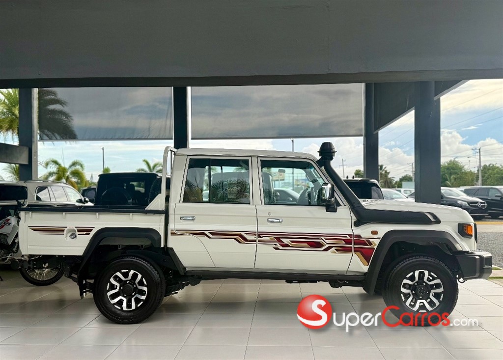 2025 Toyota Land Cruiser LX Serie 70 — foto 2 / 11