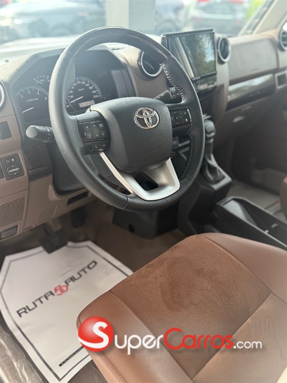 2025 Toyota Land Cruiser LX Serie 70 — foto 4 / 11
