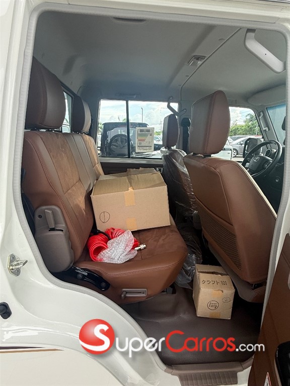 2025 Toyota Land Cruiser LX Serie 70 — foto 7 / 11