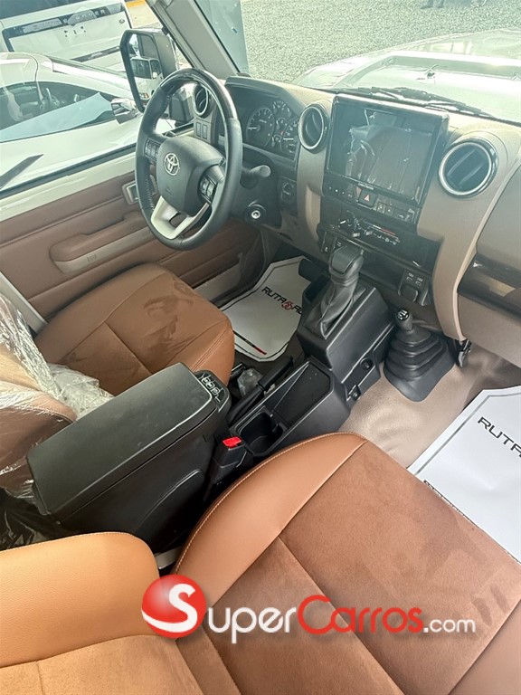 2025 Toyota Land Cruiser LX Serie 70 — foto 8 / 11