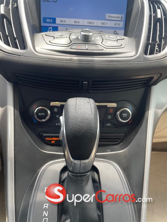 2016 Ford Escape — foto 7 / 12