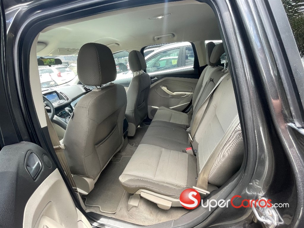 2016 Ford Escape — foto 8 / 12