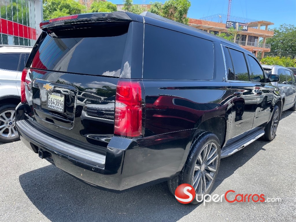 2018 Chevrolet Suburban LT — foto 2 / 7
