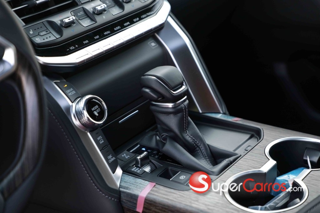 2025 Toyota Land Cruiser 70 ANIVERSARIO — foto 10 / 12