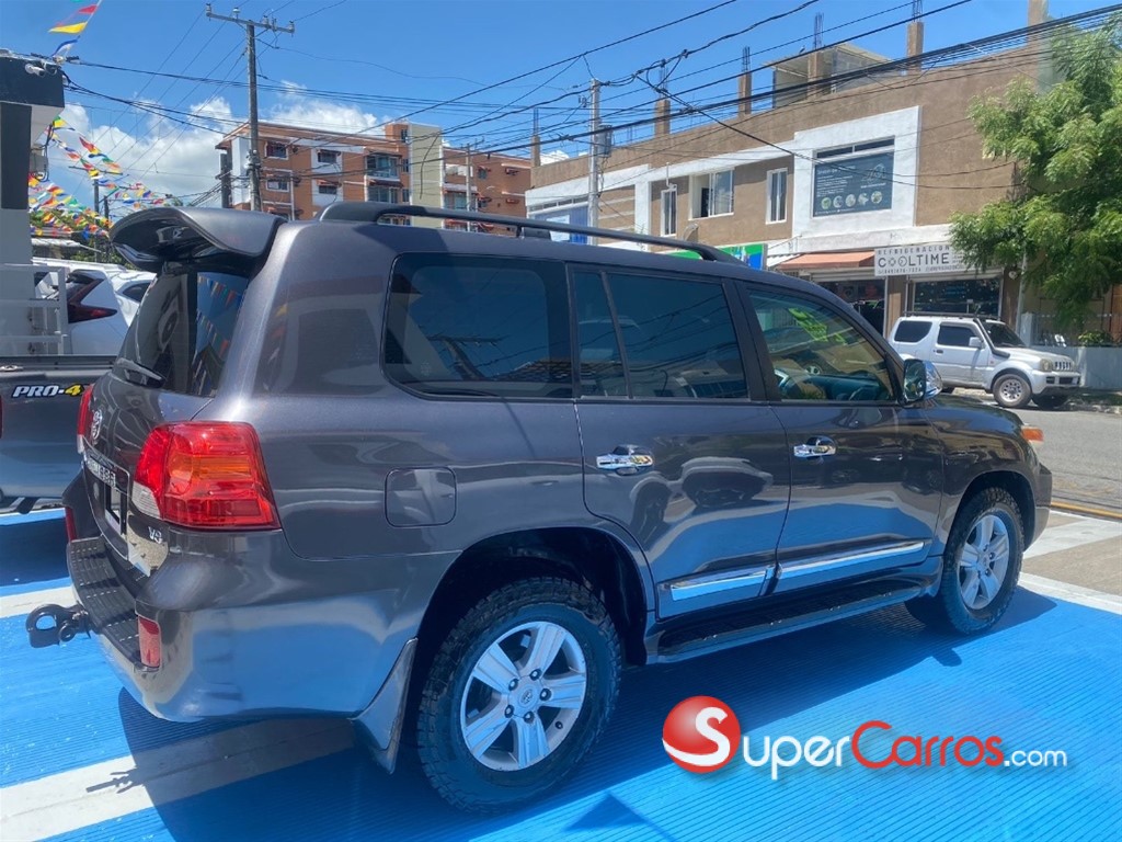 2013 Toyota Land Cruiser VX — foto 4 / 11