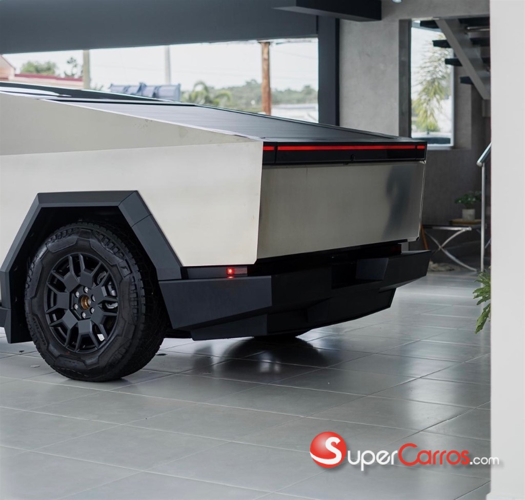 2024 Tesla CyberTruck — foto 2 / 11