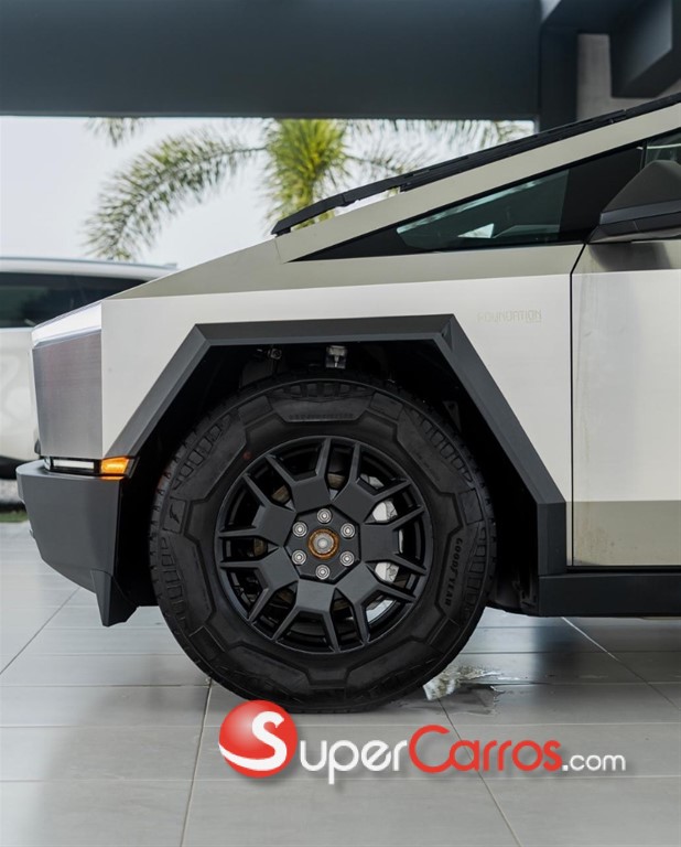2024 Tesla CyberTruck — foto 6 / 11