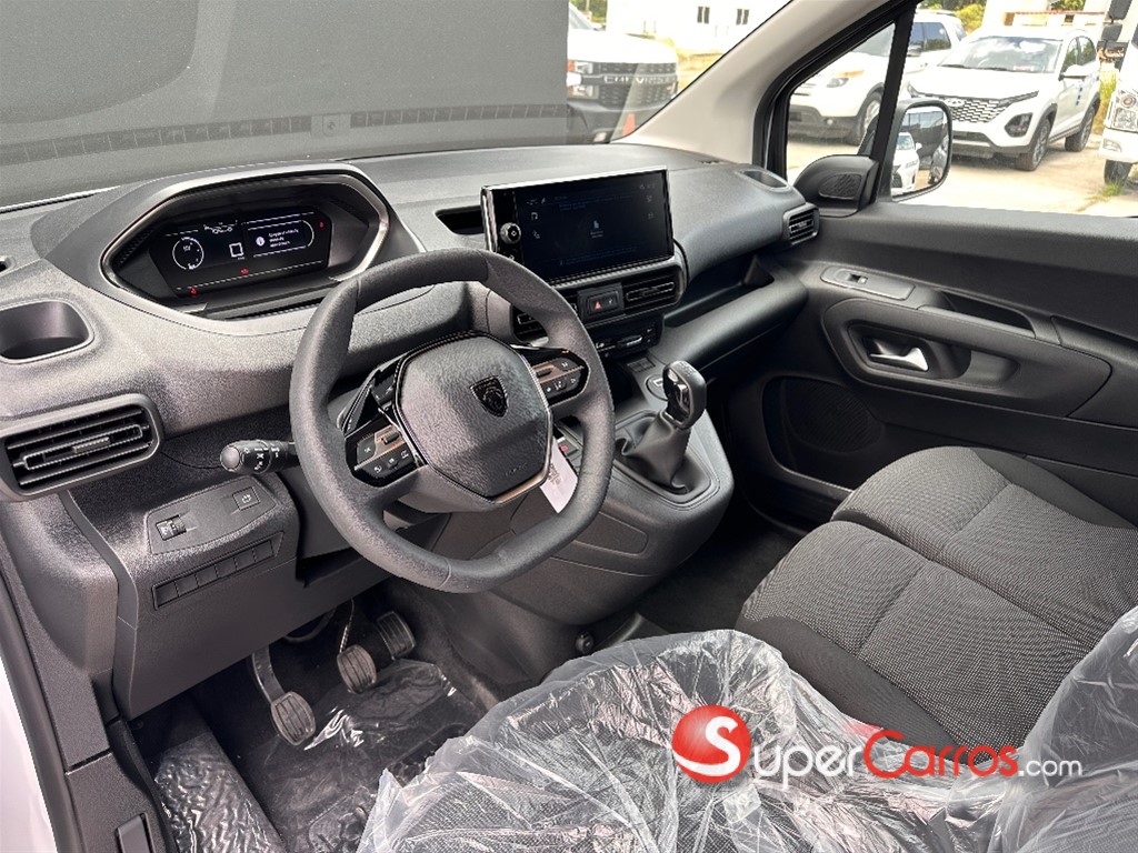 2027 Peugeot Partner — foto 7 / 9