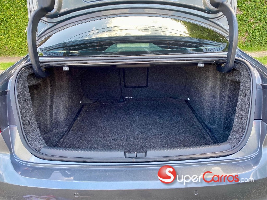 2017 Volkswagen Jetta GLI — foto 12 / 12