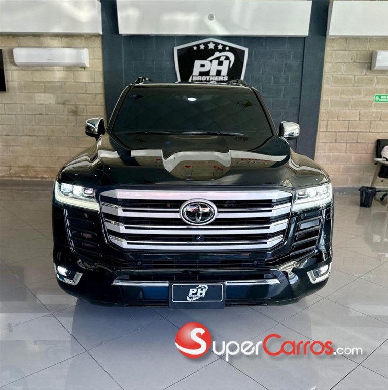 2024 Toyota Land Cruiser VXR — foto 2 / 12