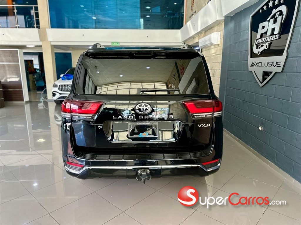 2024 Toyota Land Cruiser VXR — foto 4 / 12