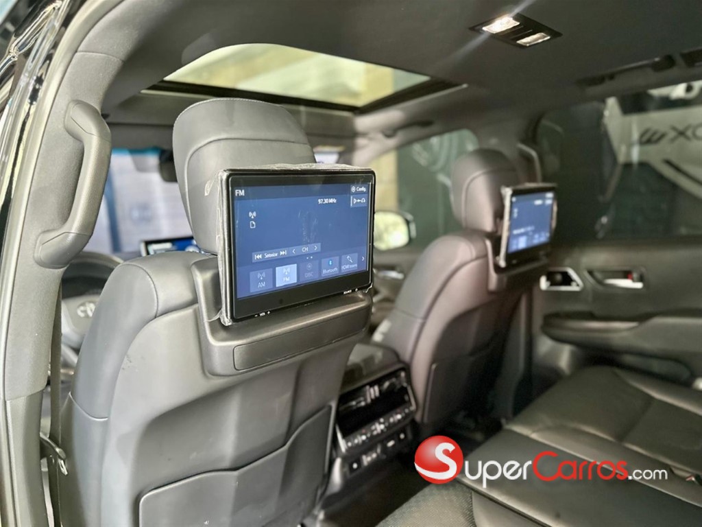 2024 Toyota Land Cruiser VXR — foto 9 / 12
